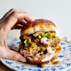 Pulled Pork Sandwich with Brown Sauce